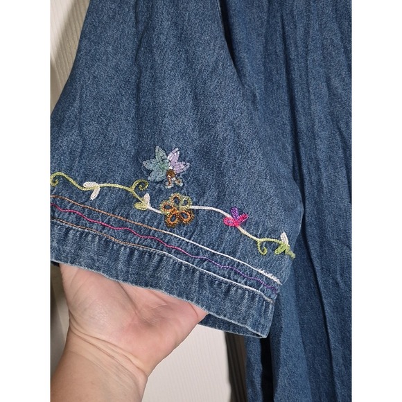 The Quacker Factory V-Neck Short Sleeve Denim Dress Embroidered Floral Size 2XL - Picture 4 of 9
